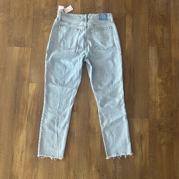 Abercrombie & Fitch High Rise Skinny Jeans 28/6R NWT Light Wash Distressed - Picture 9 of 10